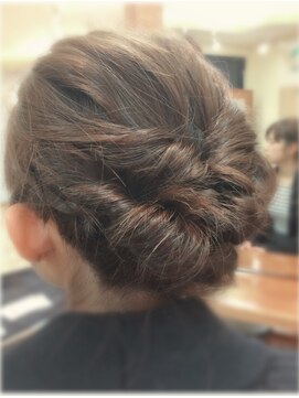 ラウンジ モリオ イケブクロ(Lounge MORIO Ikebukuro) 【morio池袋】くるりんぱ&ギブソンタック