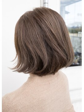 モカ ヘアーデザイン(moca HAIR DESIGN) スモーキーなベージュのボブ