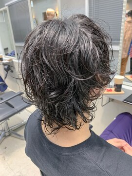 テトヘアー(teto hair) パーマ、ウルフ、メンズヘア、ゆるいパーマ