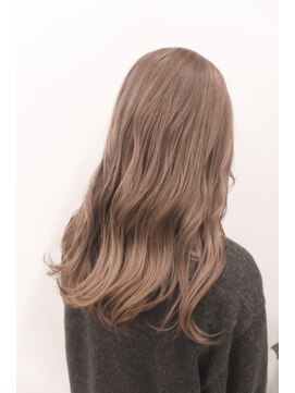 シカ(sica) ブリーチ一回で作るベージュグレー