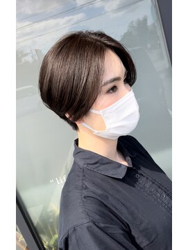 リリィ(LIILY) 耳掛けショートボブ