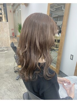 ブルー 盛岡店(BLUE) 黒髪/グレーベージュ/レイヤーロング/前髪パーマ