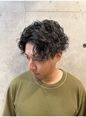 メンズミディアムセンターパートスパイラルパーマサーフカール