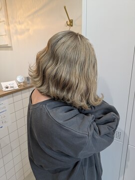 ナラ(nala) ボブ/透明感カラー/ブリーチ/ブロンド