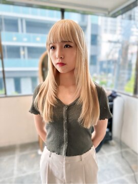 ディスアンドザット あびこ店(THIS&THAT) Hair by ryu 【ブロンドヘア　ロングレイヤー】