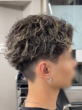 ゴールドシブヤ(GOALD SHIBUYA) 【リアルお客様スタイル】ハイライトツイストセンターパート