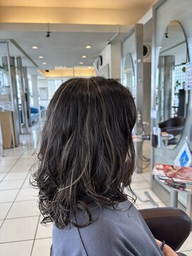 サロン ド ジュン アールグレイ高崎 ウェーブカール　ハイライト