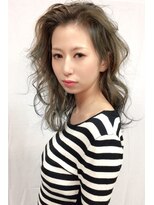 ハグ(Hug)&nbsp;【hug】抜け感のある外国人風ハイライト