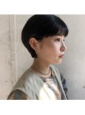骨格がキレイにみえるショートスタイル