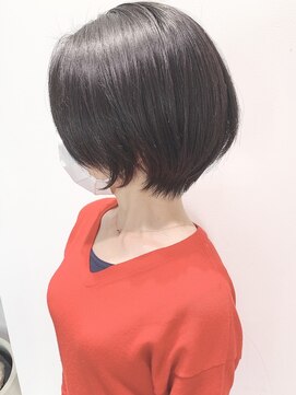 ステア ケース(stair case) 黒髪ハンサムショート/センターパートショートボブ20代30代40代