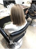 ハイトーングレージュ
