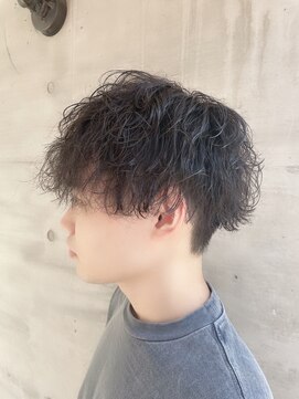 アッシュタカサキ(ash takasaki) 20代30代ツーブロックツイストスパイラルパーマアップバング