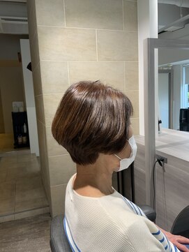 オナー(honor) 20代30代40代前下がりストレート大人ボブリップライン