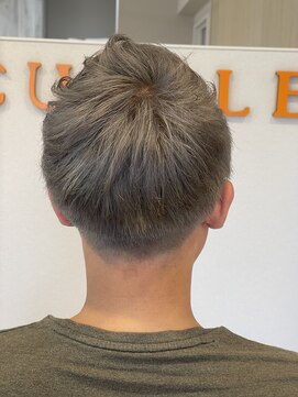 カドル(Cuddle) ブリーチカラー