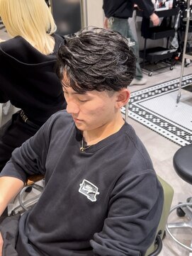 ゼスト リル 新宿(ZEST lill) フェザーパーマ フェザーショート メンズショート 新宿