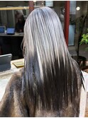 ルーツカラーシルバーカラーハイトーンデザインカラーブリーチ