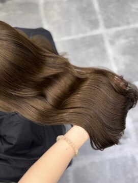 ペレ 栄 アネックス(PELE栄ANNEX) 韓国 くびれロング レイヤー ワンホンヘア 小顔前髪