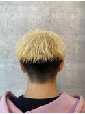 メンズ金髪ショートスタイル