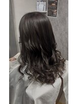プーパ ヘアーユニ(pupa hair uni) 巻き髪グレージュ