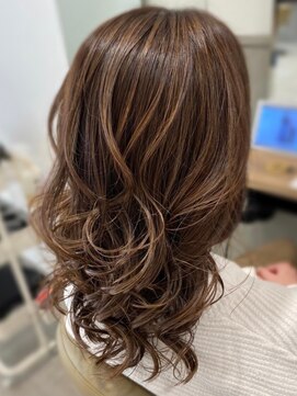 スリール 津田沼(Sourire) ミディアム/カーキグレージュ/大人かわいい/レイヤー[津田沼]