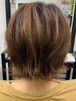 プールス(PURUS) #外ハネショートボブ#くびれミディ