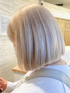 ヘアサロン ドット トウキョウ カラー 町田店(hair salon dot. tokyo color) [杉本] ホワイトブロンド [町田駅]