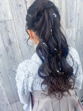 ヘアアンドメイクフォトスタジオ ルーファイブ(Roue five) 【池袋駅西口・ヘアセット】ポニーテール