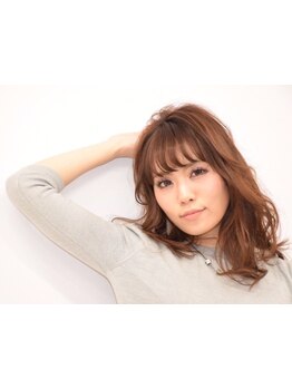 大人女性のクセやうねりなどのお悩みを髪の研究所独自の高技術と診断で解決♪お悩みからはもうオサラバ！