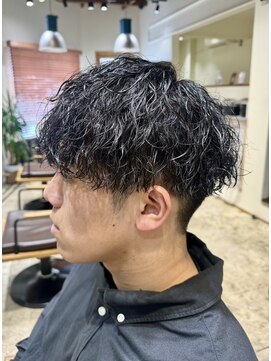 リフル 八王子(RIFULL) メンズパーマ ツイスパ 波巻き フェード