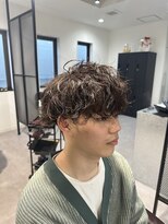 カルロイースタイル(CARLO e-style)&nbsp;波巻きツイストスパイラルパーマフェード刈り上げマッシュ