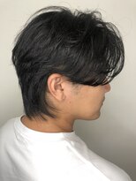 フェザーショート/刈り上げセンターパート/ニュアンスデザイン