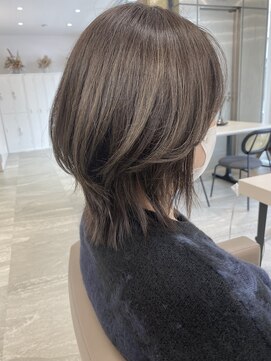 アヴァンス 箕面(AVANCE.) くびれレイヤー×大人グレージュ