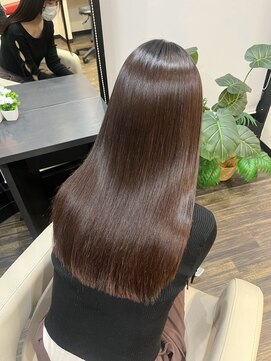 ヨンセンチメートルヒロサカ(4cm HIROSAKA) 髪質育成縮毛矯正