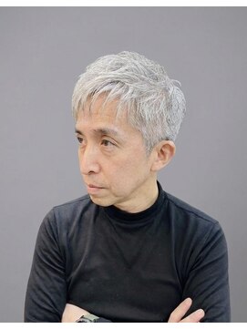 ウエストサイドカットクラブ(West Side Cut Club) トップに立体感の有るニュアンスパーマ
