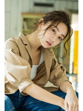 デリコ(DELICO) ニュアンスウェーブで、媚びないゆる髪アレンジ [大宮美容室]