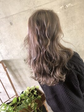 キー(kｅｙ) アッシュベージュ