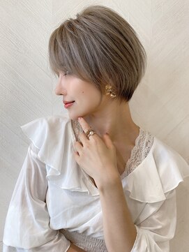 ロンド ストラーダ 心斎橋(Lond strada) ショート×ハイライト白髪ぼかし×シルキーベージュ[心斎橋]