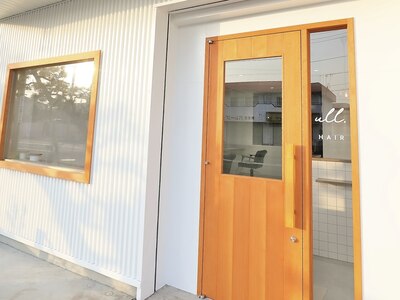 日差しの入る、爽やかな印象の店内【川越/四日市/桑名】