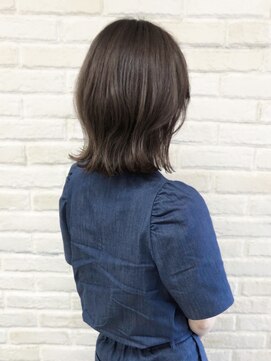 シュエール(Chuaile) 大人可愛い20代30代40代小顔外ハネ束感ミディアム☆