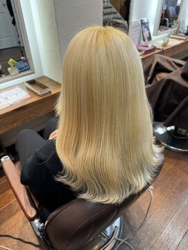ビーヘアー(BE hair) ブリーチのみ抜きっぱなしブロンド