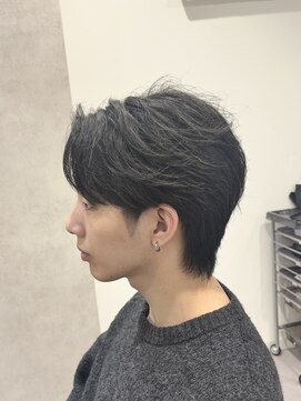 ステアーズ(Stairs) 毛流れ×束感センターパート