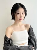 くびれショート黒髪艶髪ミディアム