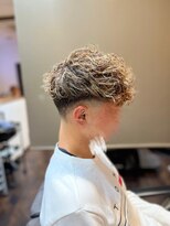 メンズ ヘアー ジーズ(Men's hair G's)&nbsp;スペインカール×金メッシュ