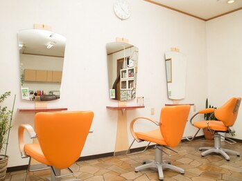 コットン(HAIR&MAKE cotton)の写真/女性スタイリストのみのアットホームなサロン。落ち着いた店内でリラックスしながらお過ごしください☆