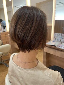 ニューヨークニューヨークマザーズ(NYNY Mothers) 大人ショート/白髪ぼかし/透明感ベージュ/レイヤー