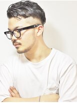 フリーク バーバーショップ 都島店(FREAK BARBER SHOP)&nbsp;スキンフェード黒髪サイドパートニュアンスパーマ毛流れパーマ