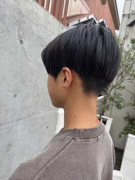 ヘアーメイク ヴァンセット HAIR & MAKE VINGT-SEPT センターパートショート