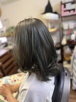魔女の手仕事&nbsp;高濃度水素×白髪ぼかしで叶う、透明感溢れる流行色！