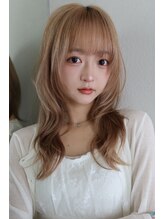 ムク(MUKU)&nbsp;レイヤーカット　レイヤー　ダブルカラー　ベージュ　ブリーチ