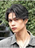 センターパートアクティブフェザーショート